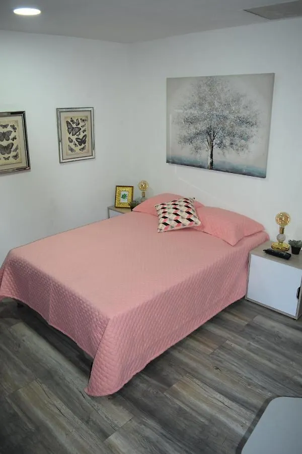 B&B Habitaciones Amobladas Medellín 0*,  Colombia